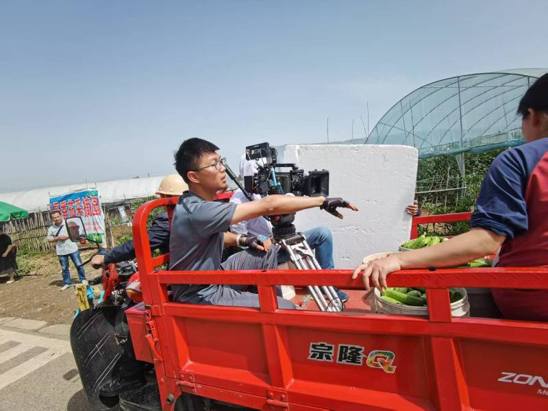 电商爆款背后的推手：乳源产品视频拍摄公司精准捕捉卖点痛点